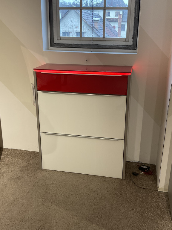Schuh-Klappschrank
