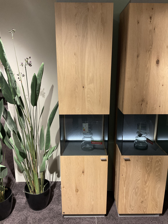 Vitrine links