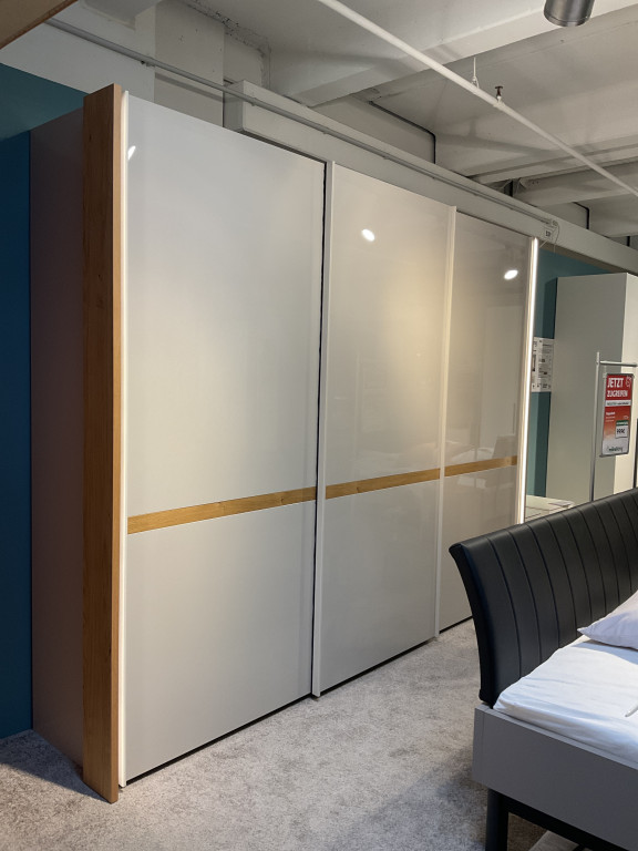 Gleittürenschrank