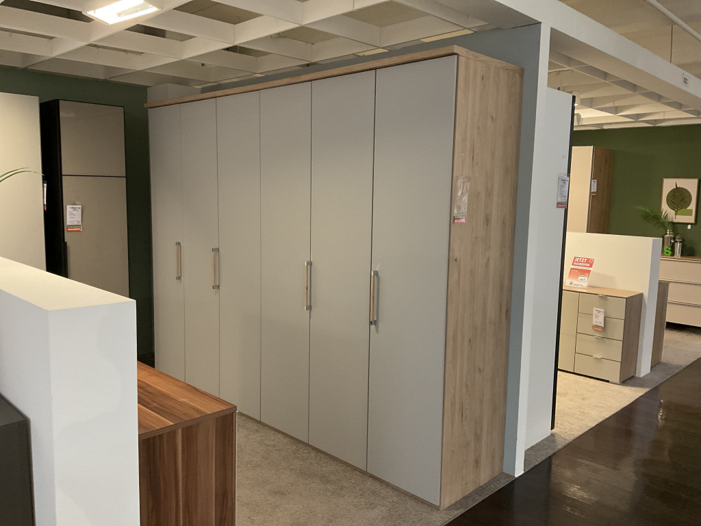 Dreh-/Faltürenschrank